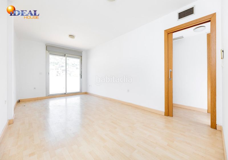 Foto bd93eb4e-f49a-4e4d-8f6e-54a3c58b226a. Pis amb aparcament a Monachil pueblo Monachil