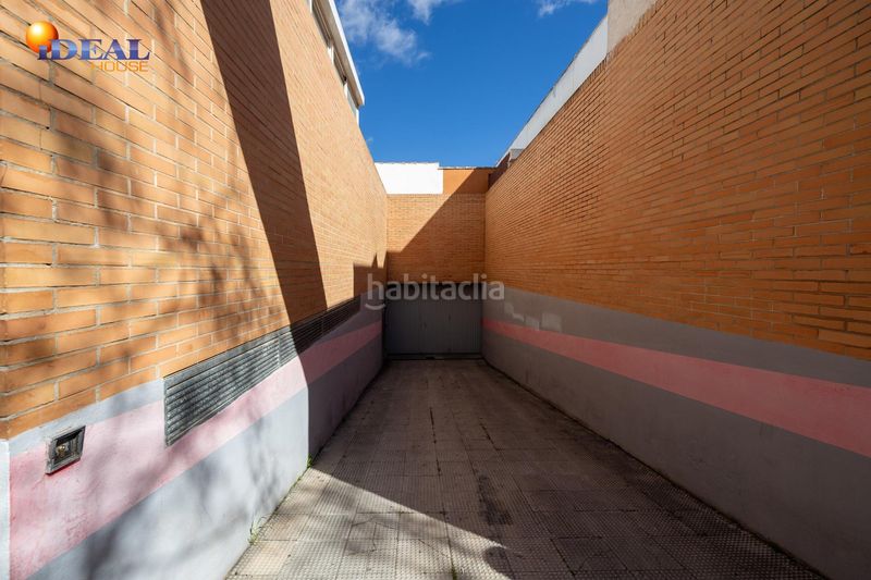 Foto 87b104e3-802c-4149-8af5-45cd68961118. Pis amb aparcament a Albolote