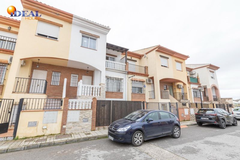Foto 613024d8-f825-4e55-9675-89ff88bbe4a7. Casa adossada amb aparcament a Fuente Vaqueros