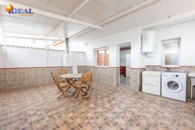 Foto b5f0c423-a31d-463c-8681-e6d1fae733cf. Casa adossada amb aparcament a Fuente Vaqueros