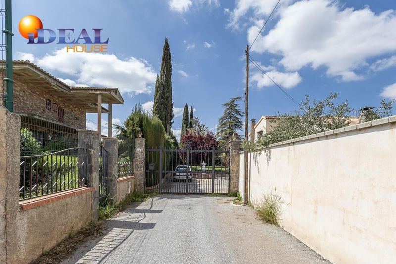 Foto 4cb89c5b-5cbd-43b0-b96b-73fc8039f7fe. Casa amb aparcament piscina a Ogíjares