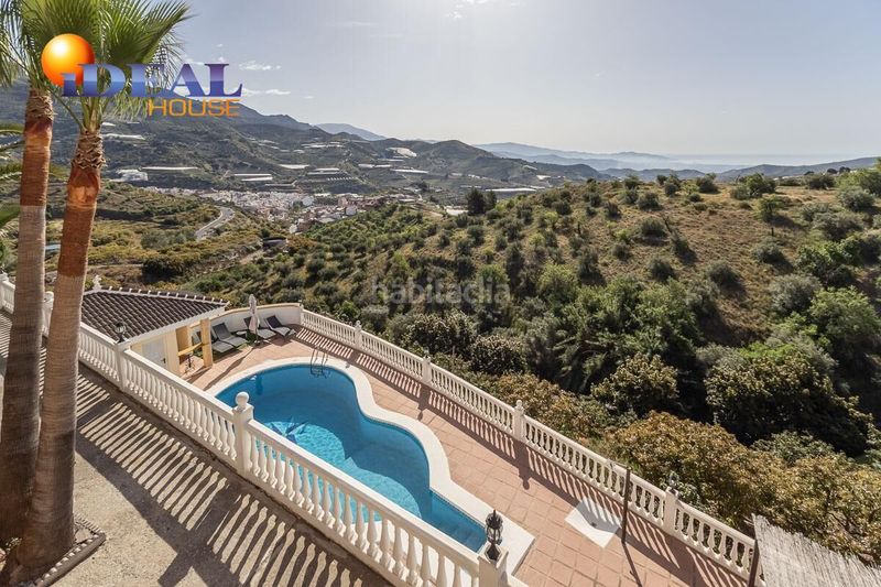 Foto a3179bed-201c-49da-8b40-557198f3ee3d. Xalet amb aparcament piscina a Ítrabo