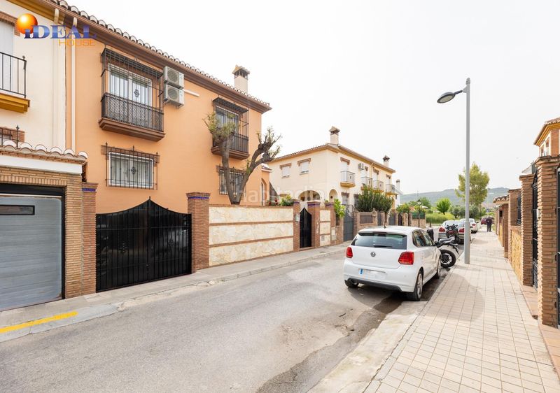 Foto 102ae5c4-56d4-43ca-bd28-14cc36aa61ae. Casa aparellada amb aparcament a Jun