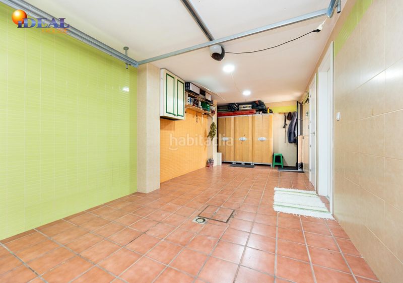 Foto 48988d07-f3e9-464f-8001-00c71b7bfdb1. Casa aparellada amb aparcament a Jun