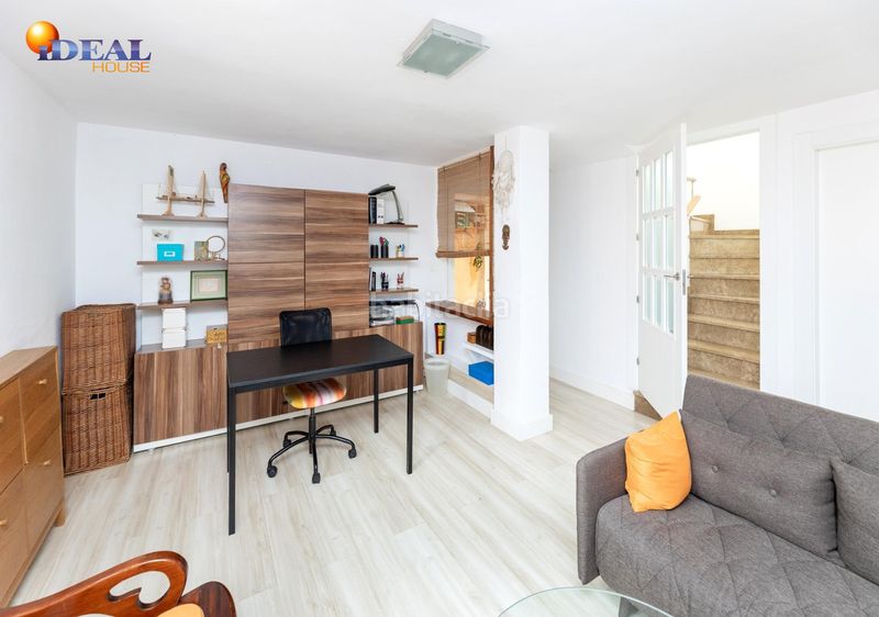 Foto 5daa6687-9645-4bb0-b4ba-a8d39749796b. Casa aparellada amb aparcament a Jun