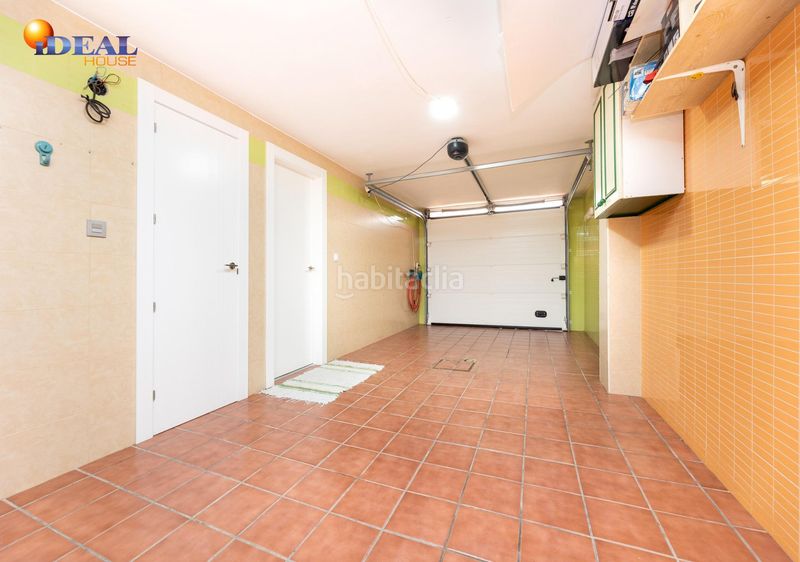 Foto 92b0dd99-4e18-4a4a-a92f-c550b6ea2030. Casa aparellada amb aparcament a Jun