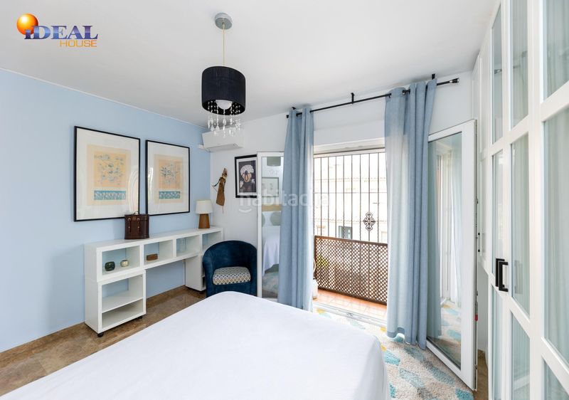 Foto b290df86-7515-46d8-858c-c5c643ee8bdb. Casa aparellada amb aparcament a Jun