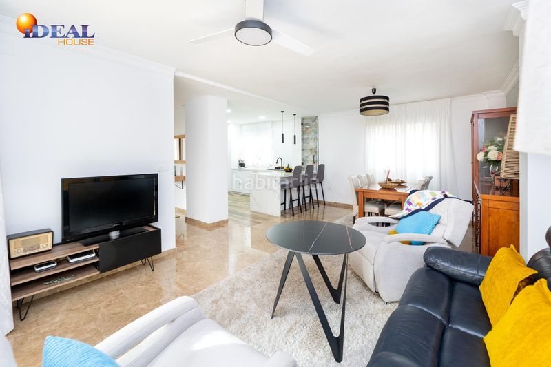 Foto c0b1f1c7-12ec-4cb7-a536-63d379fc1747. Casa aparellada amb aparcament a Jun