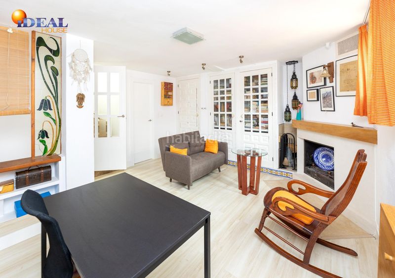 Foto c544749d-086f-4654-9a35-2692814b70ee. Casa aparellada amb aparcament a Jun