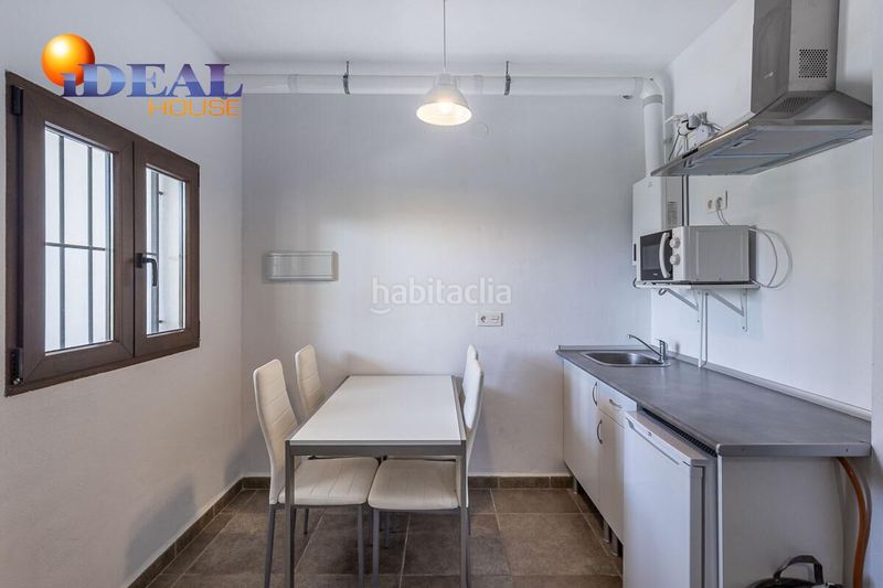 Foto d8e9feaf-a66b-4904-9635-786f54a05d4f. Edificio in Arenas del Rey