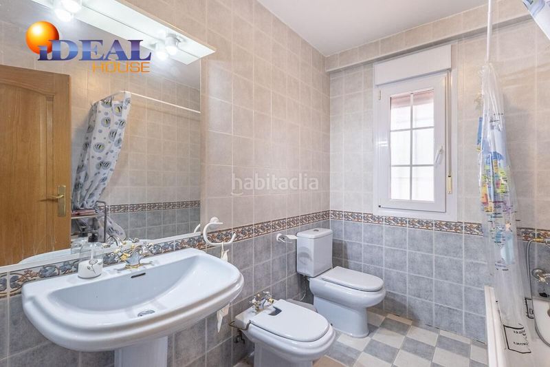 Foto 2b3da374-ce2f-42d9-9825-1c017f21253e. Xalet amb calefacció aparcament piscina a Gójar
