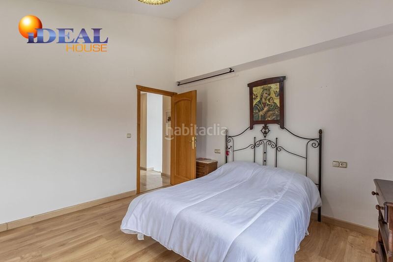 Foto f34b1873-72da-46e0-95f9-5d305dd3614c. Xalet amb calefacció aparcament piscina a Gójar
