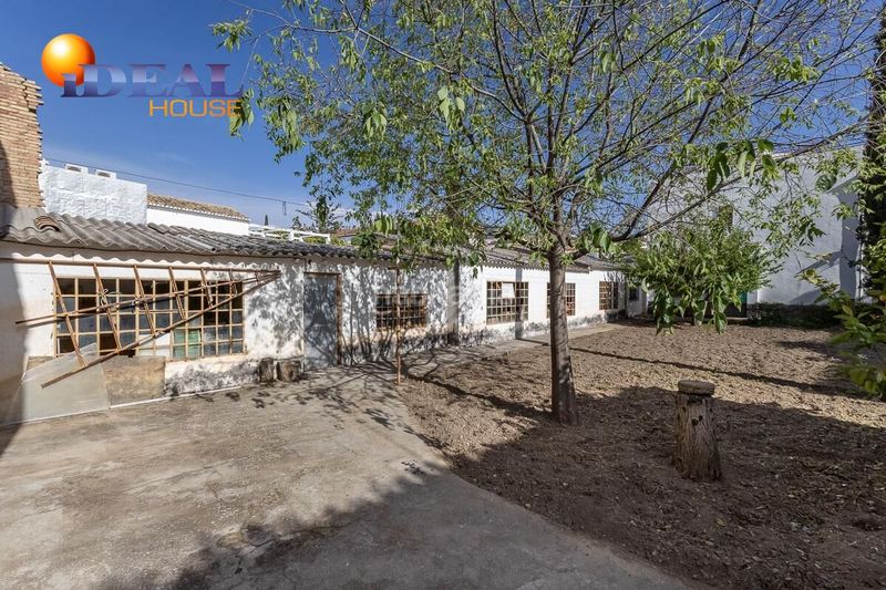 Foto f8e83060-e5c7-461e-a498-e0c0aa2f2233. Casa amb aparcament a Cájar