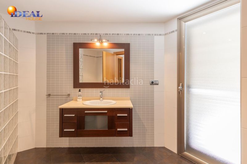 Foto d37b2e13-b681-4b35-82e4-6da1f4f22d69. Casa amb aparcament piscina a Alfacar