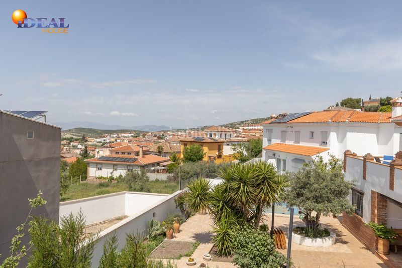 Foto f264df37-829c-4ba5-9369-d375dfc9e552. Casa amb aparcament piscina a Alfacar