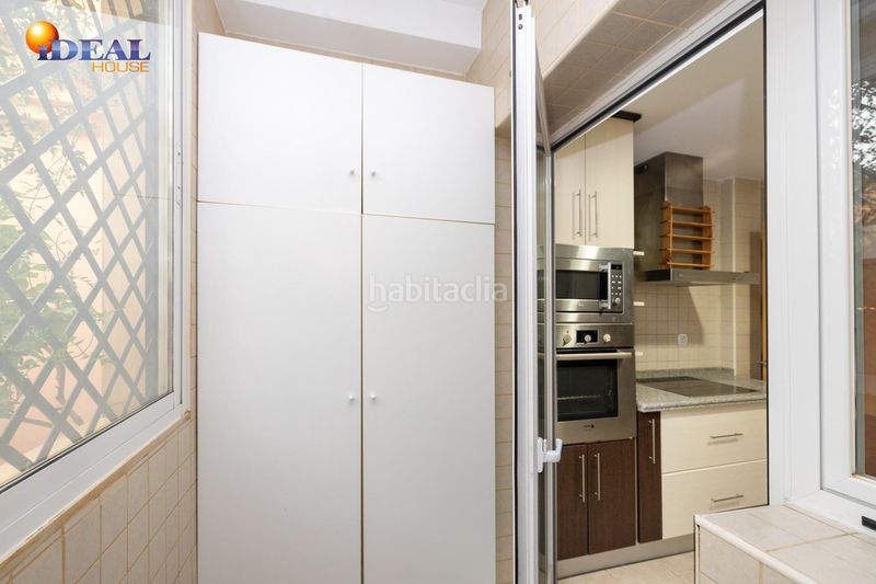 Foto 0594a71f-6d1f-4e31-bc60-6aef39f808aa. Casa adosada en paseo pedro verde 2 ponemos a la venta esta preciosa casa en urbanizacion cerrada, con zonas comunes y piscina comunitaria. en Gabias (Las)