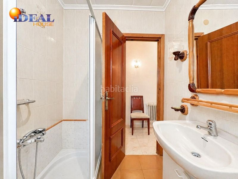 Foto 1b01b180-2cf6-4c03-905b-90f73a720a54. Casa amb calefacció aparcament a Baza