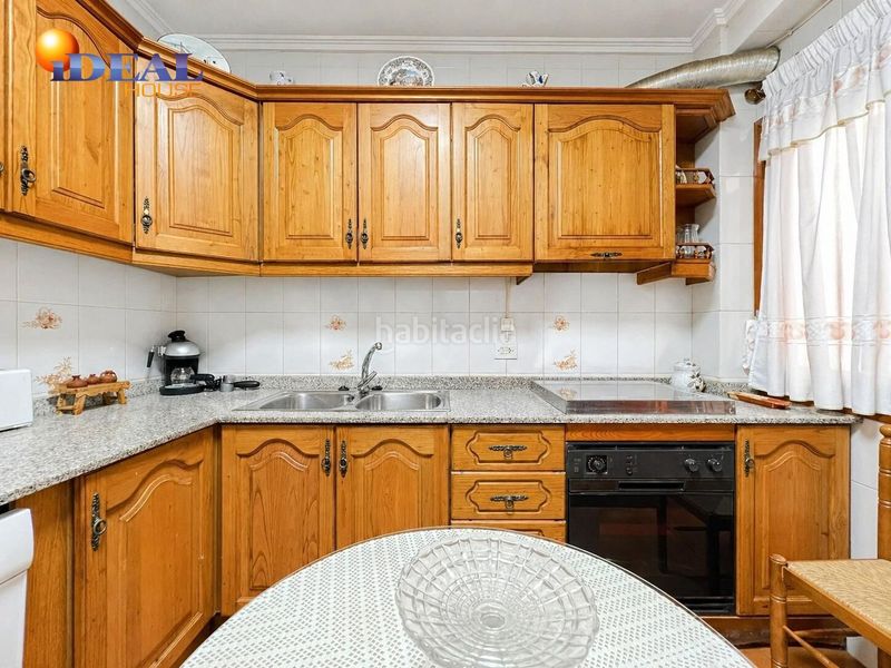 Foto 8733b3e5-90e3-464e-ad61-4816c8fd6a38. Casa amb calefacció aparcament a Baza