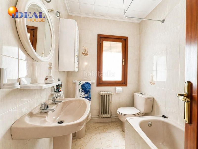 Foto 917ac149-e460-4d67-abad-6e6b9eaddcc8. Casa amb calefacció aparcament a Baza