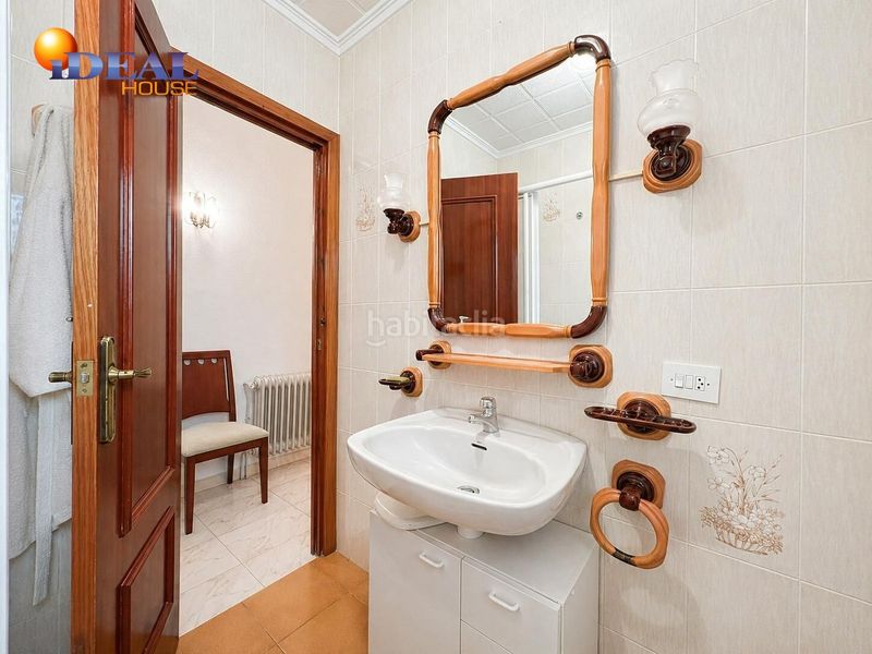 Foto a6064d77-b14f-45ea-a39c-3d08e11278e0. Casa amb calefacció aparcament a Baza