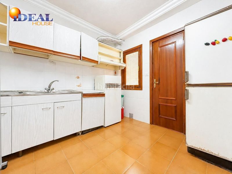 Foto a77a0823-1619-4263-b8ef-9abd39c0dfe5. Casa amb calefacció aparcament a Baza