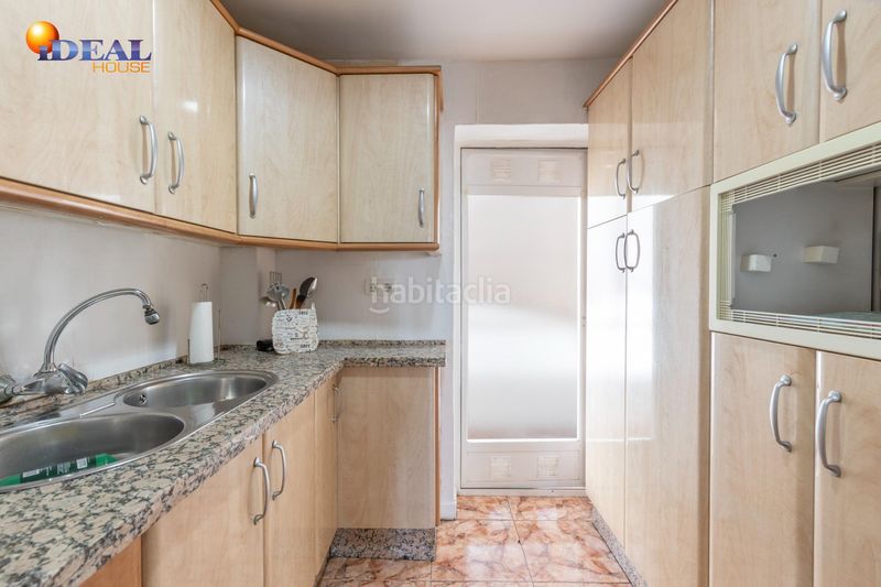 Foto aa06559d-c39d-4508-b699-f251343ba5e7. Pis amb calefacció a Centro - Sagrario Granada