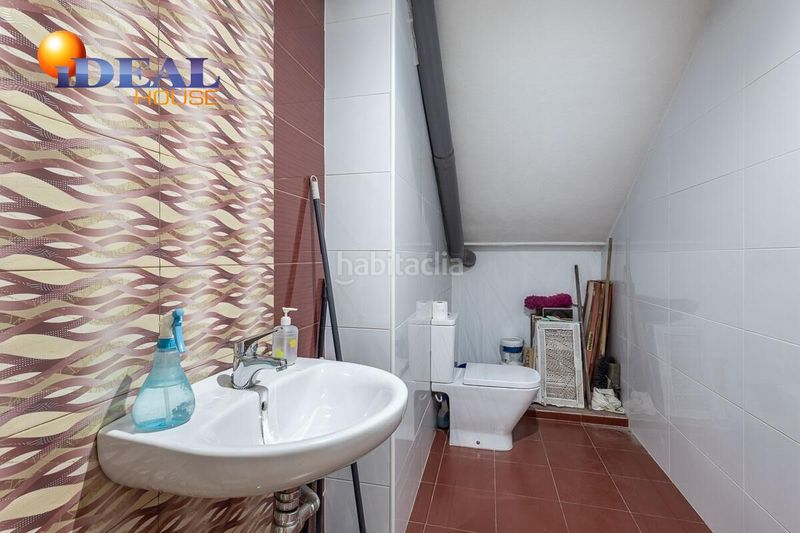 Foto db697727-f93c-4d81-a44d-674cf72d3f23. Casa amb calefacció aparcament a Maracena
