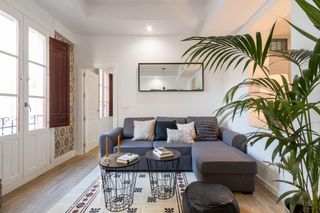 Miete Etagenwohnung in Calle corazones 4. Se alquila piso bonito y reformado zona gran vía