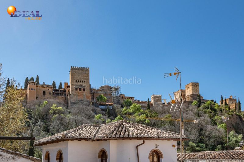 Foto 155b24ce-3975-4d2e-8821-7c623e28bac3. Edificio en calle calle gumiel de san pedro 4 edificio morisco del siglo xvi en el paseo de los tristes con vistas a la alhambra en Granada