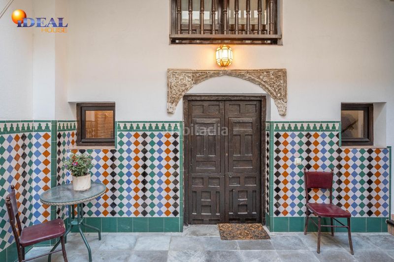 Foto 3d9f117f-424d-45f2-9d0e-4445af86d7c2. Edificio en calle calle gumiel de san pedro 4 edificio morisco del siglo xvi en el paseo de los tristes con vistas a la alhambra en Granada
