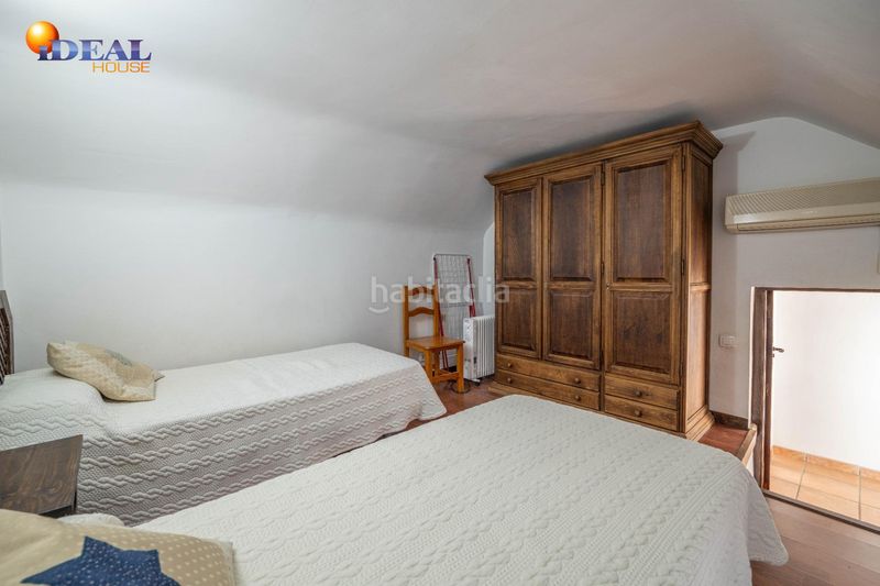 Foto c2699b7e-85e1-4fd2-8186-673049685e84. Edificio en calle calle gumiel de san pedro 4 edificio morisco del siglo xvi en el paseo de los tristes con vistas a la alhambra en Granada