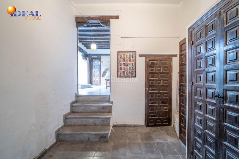 Foto c8d5d8e8-947e-4ebd-8312-f16fed769dc9. Edificio en calle calle gumiel de san pedro 4 edificio morisco del siglo xvi en el paseo de los tristes con vistas a la alhambra en Granada