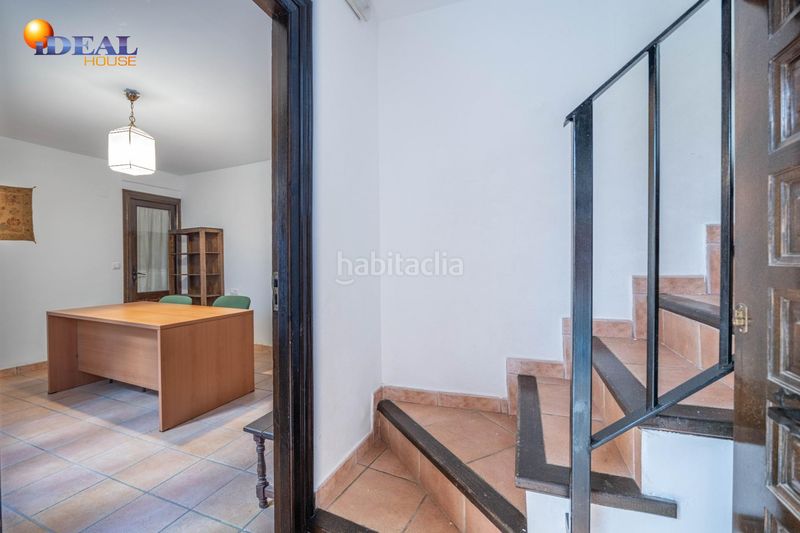 Foto d6b9a6d9-10b9-47ed-ba96-913c804898b9. Edificio en calle calle gumiel de san pedro 4 edificio morisco del siglo xvi en el paseo de los tristes con vistas a la alhambra en Granada