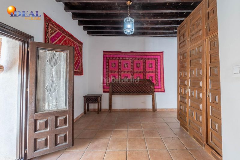 Foto d82a86d9-4999-4f3f-91d9-7cf6742850f7. Edificio en calle calle gumiel de san pedro 4 edificio morisco del siglo xvi en el paseo de los tristes con vistas a la alhambra en Granada