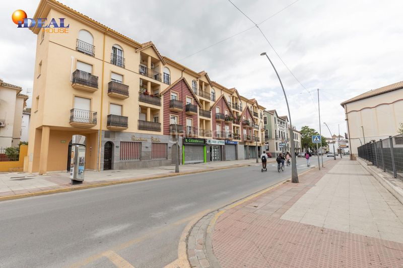 Foto a2bc142c-f0b5-4544-921a-7d021405da6f. Pis a avenida hispanidad 16 a Santa Fe