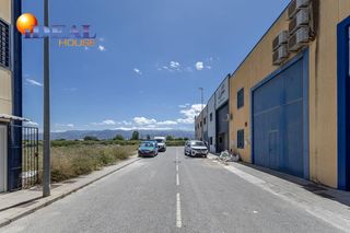 Solar industrial  Paseo paseo andás 9. Gran parcela en esquina con 965 m2 y 70 metros de facahada, en l