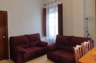 Miete Etagenwohnung in Calle calle castañeda 12. Se alquila piso de dos dormitorios para trabajadores junto corte