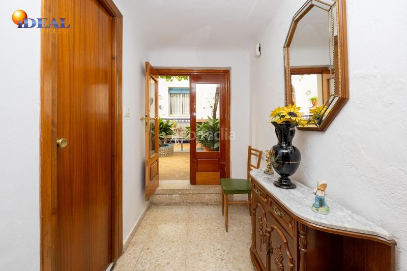 Foto 4f41f767-5cbe-41d5-92a5-f133dc433a5a. Casa aparellada a Lanjarón