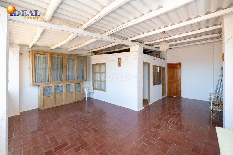 Foto bd60dbd4-7d4b-4765-b4b2-e871a0c112cb. Casa aparellada a Lanjarón