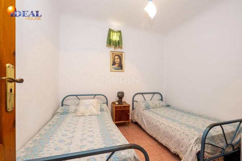 Foto d9c03dd4-04f7-4f3c-8c0a-3e793d7564ab. Casa aparellada a Lanjarón