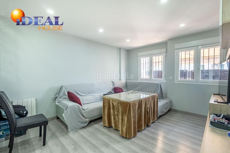 Foto 13ef36bd-c4ec-453d-95ad-2c469aa0a1e6. Casa adossada amb calefacció aparcament a Gójar