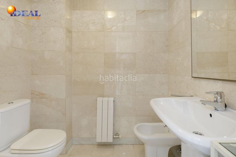 Foto 1c8e1044-e8d3-4d91-b894-beb97341feaf. Casa adossada amb calefacció aparcament a San Miguel Armilla