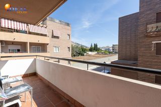 Pis en Atarfe. Luminoso piso con cochera en zona residencial tranquila en atarf