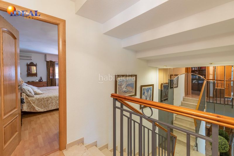 Foto c9d33786-77d1-47a4-a4cd-3227e6bd7221. Casa adossada amb calefacció aparcament a Avda. De los Ogíjares Armilla