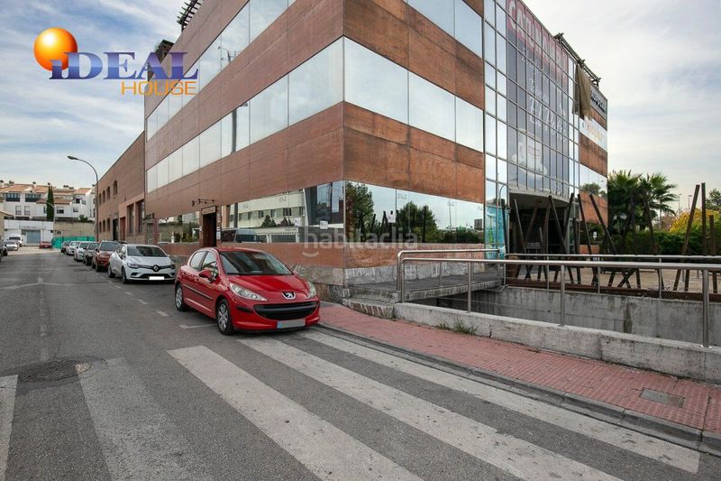Foto d88c204e-e642-411e-9124-9adb0e10e1c0. Edifici a Campus de la Salud Armilla