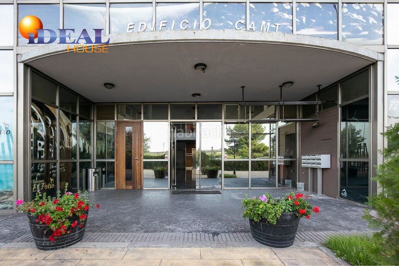 Foto f6103887-d92a-4e6b-9d37-0306faf6b6f4. Edifici a Campus de la Salud Armilla
