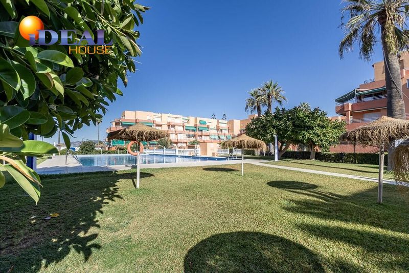 Foto a862d0d6-e504-4b22-a24a-85268d8ef84d. Dúplex amb piscina a Salobreña costa Salobreña