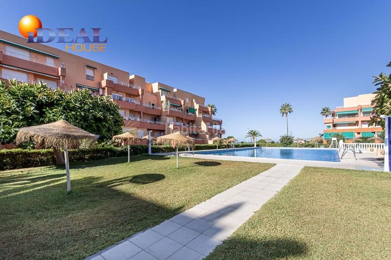 Foto b27f4ded-3761-4706-b65b-f232342d3d9d. Dúplex amb piscina a Salobreña costa Salobreña
