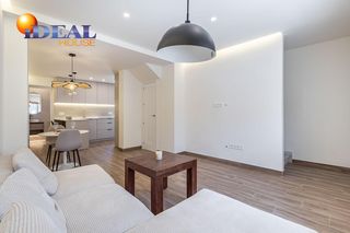 Maison à Avda. De los Ogíjares. Casa reformada en armilla