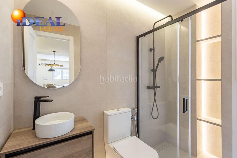 Foto b06e4eb4-e004-4e98-b17e-346ee4b2bb40. Casa a Avda. De los Ogíjares Armilla